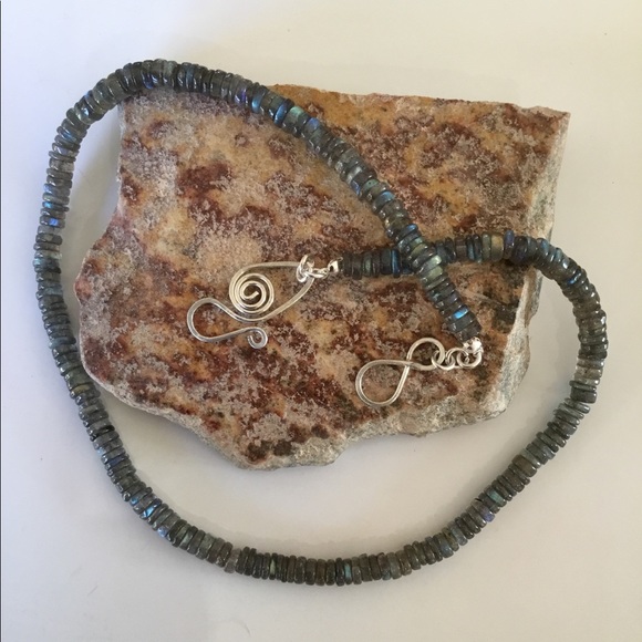 Labradorite And Fine Silver Necklace - Picture 5 of 8
